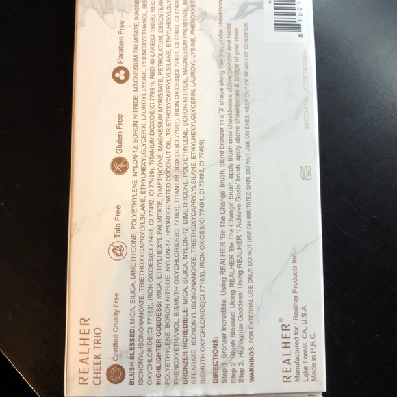 Reacher Ultimate Glow Getter- Cheek Trio - Picture 2 of 3